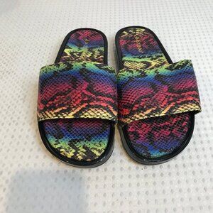 BAMBOO WOMENS SLIDES IN RAINBOW SNAKE SKIN SIZE 7